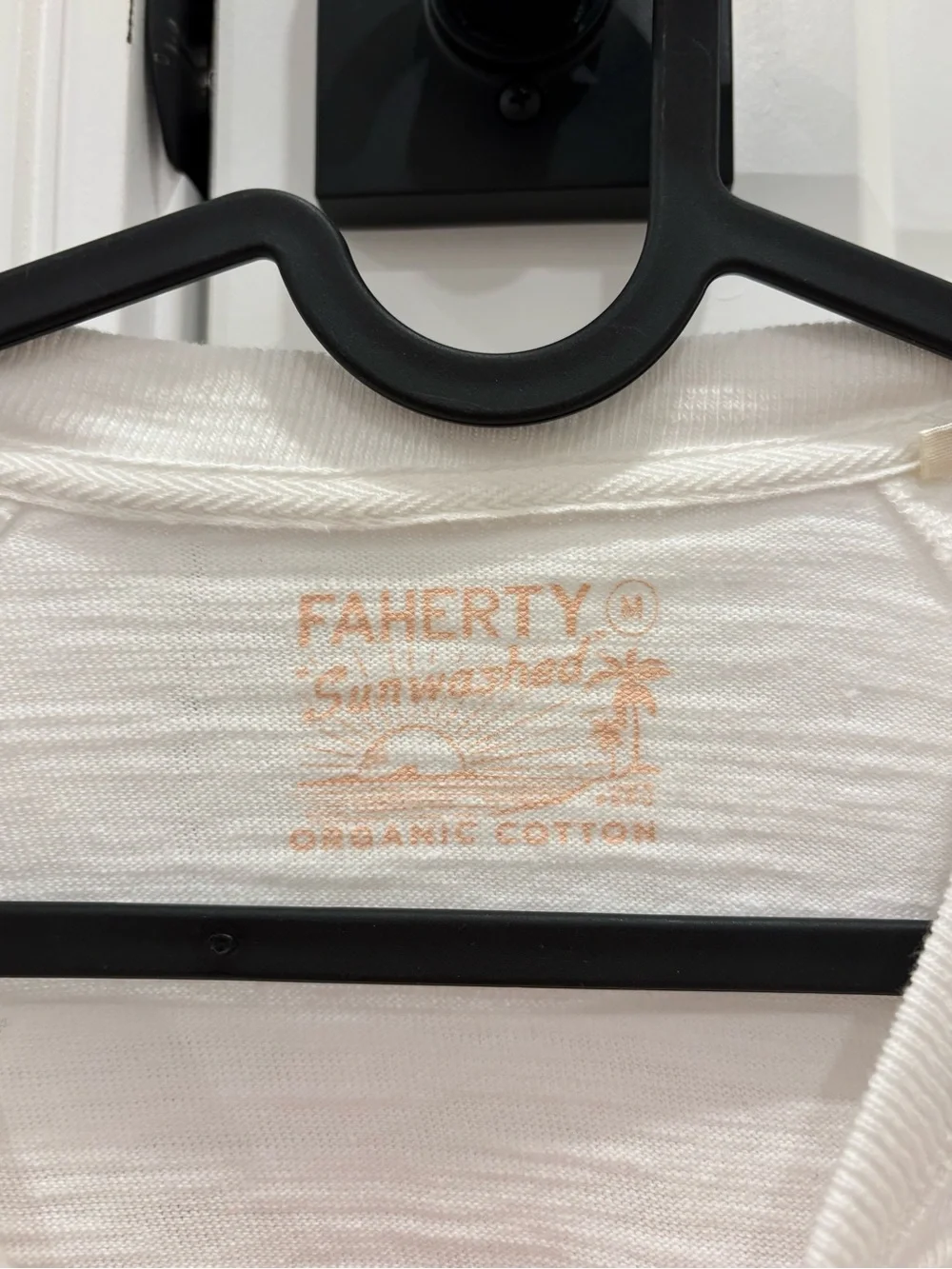 Faherty Sunwashed Slub Crewneck Size Medium 100% Cotton - Picture 3 of 8